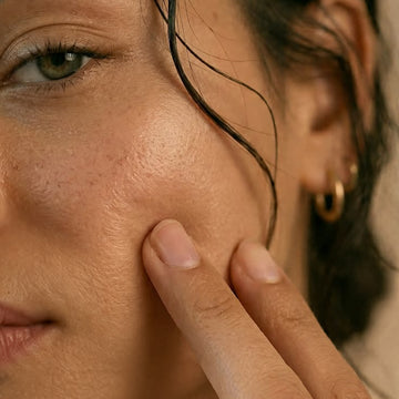 <strong>"I have small bumps that aren't quite pimples."</strong>