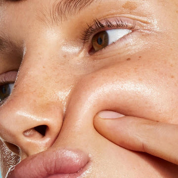 <strong>"My skin feels tight and oily at the same time."</strong>